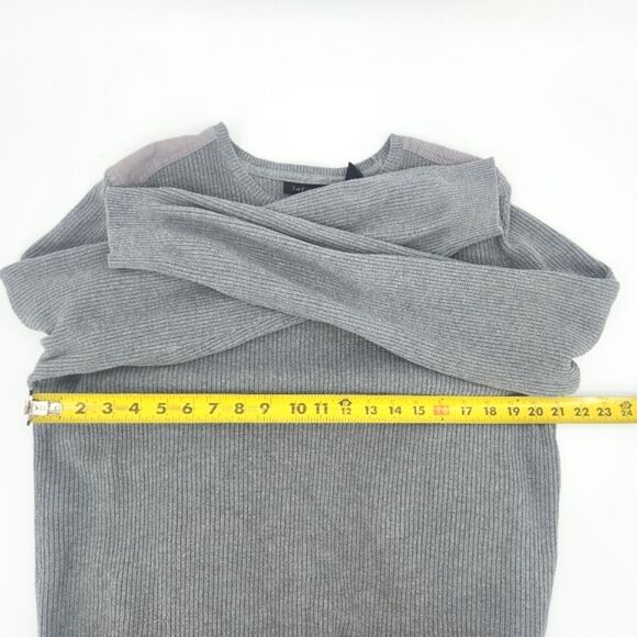 Van Heusen Crew Neck Sweater Mens Size Medium Gray Winter Cold Weather Cabincore - Picture 4 of 6